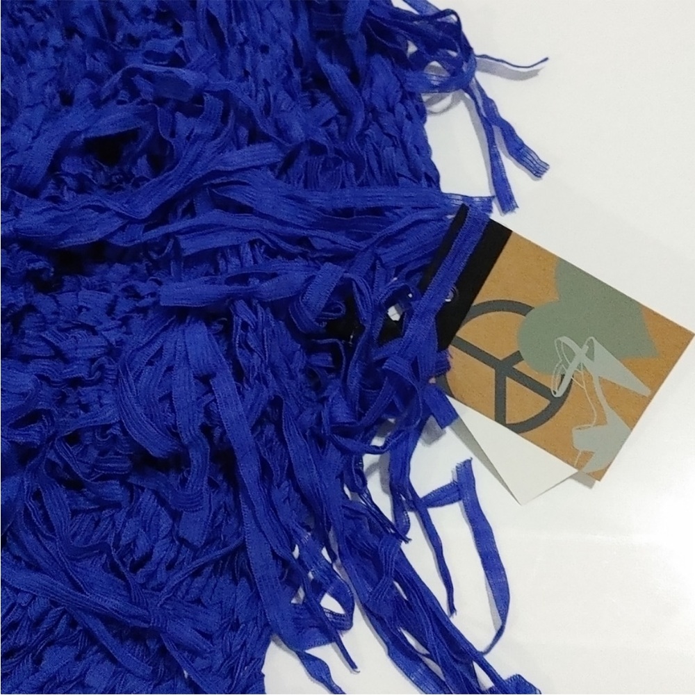 Steve Madden Infinity Scarf - Picture 5 of 6